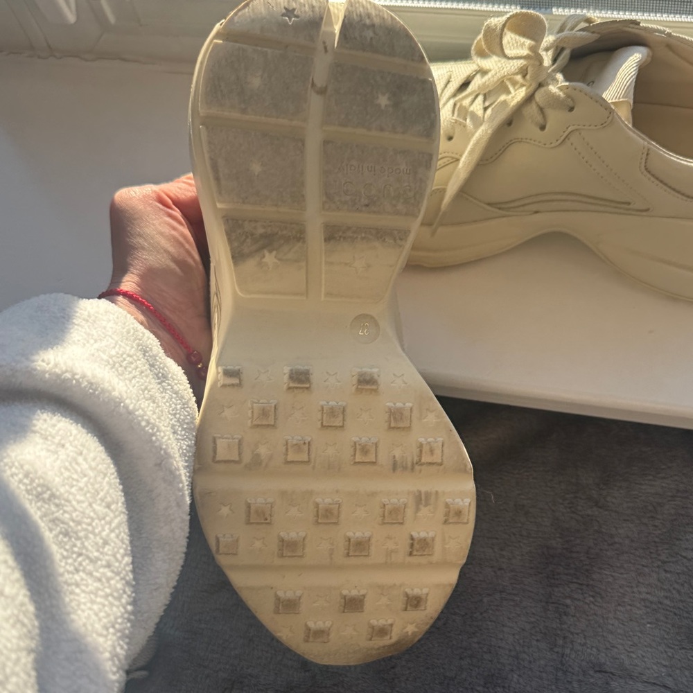 Gucci Cream Leather Rhyton Sneakers with Red & Green Stripe - Picture 3 of 5